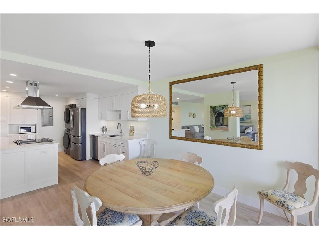 2316 Gulf Shore Boulevard N #411 Naples FL 34103 225081451 image8