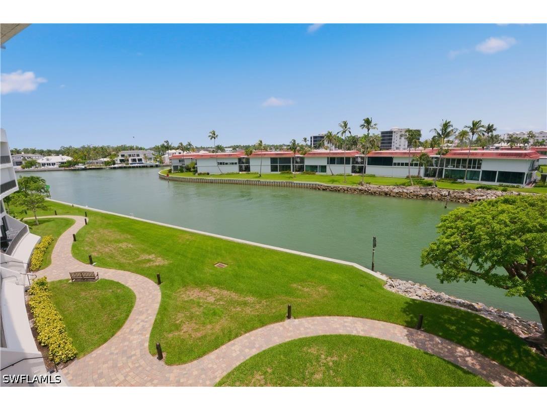 2316 Gulf Shore Boulevard N #411 Naples FL 34103 226022557 image38