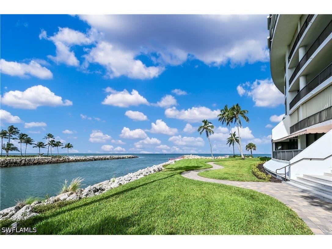 2316 Gulf Shore Boulevard N #411 Naples FL 34103 226022557 image40