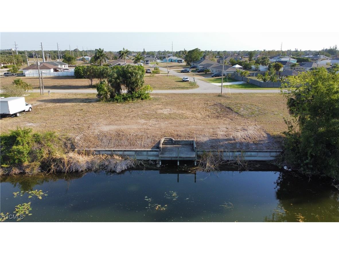 2317 NE 25th Terrace Cape Coral FL 33909 2025024189 image1