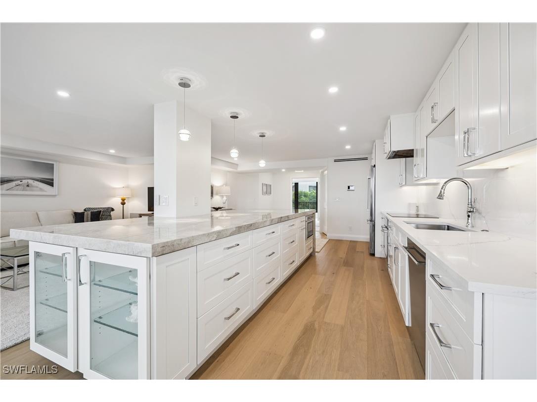 2318 Gulf Shore Boulevard N #510 Naples FL 34103 225063609 image13