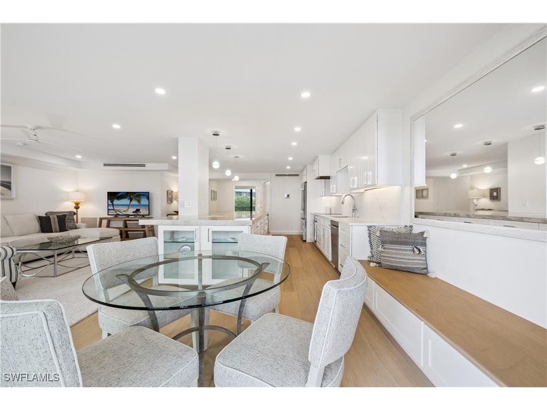 2318 Gulf Shore Boulevard N #510 Naples FL 34103 225063609 image14