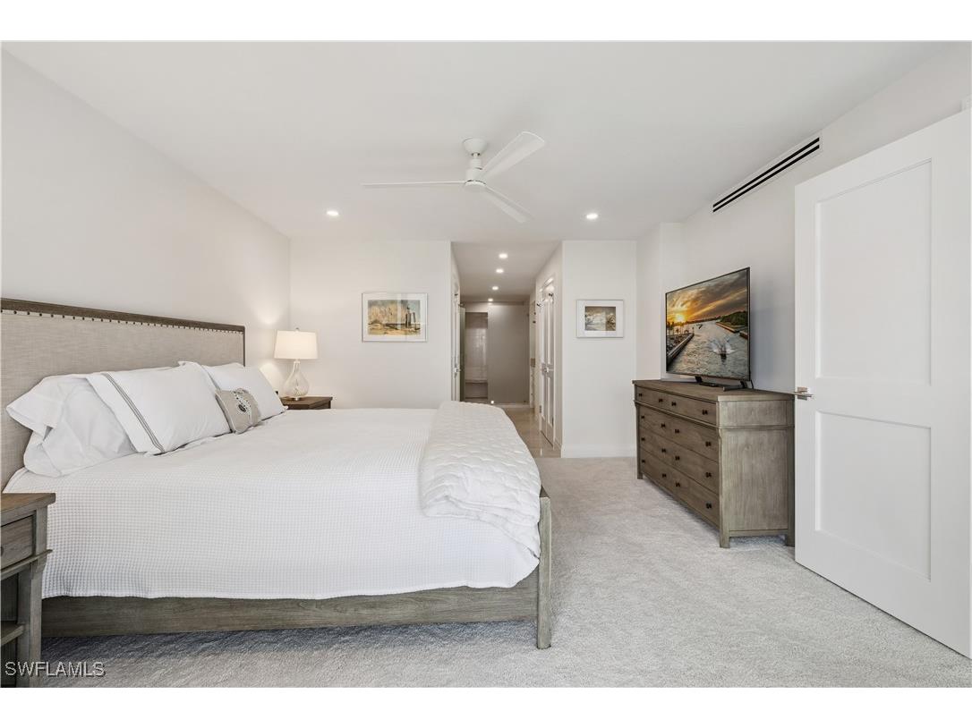 2318 Gulf Shore Boulevard N #510 Naples FL 34103 225063609 image18