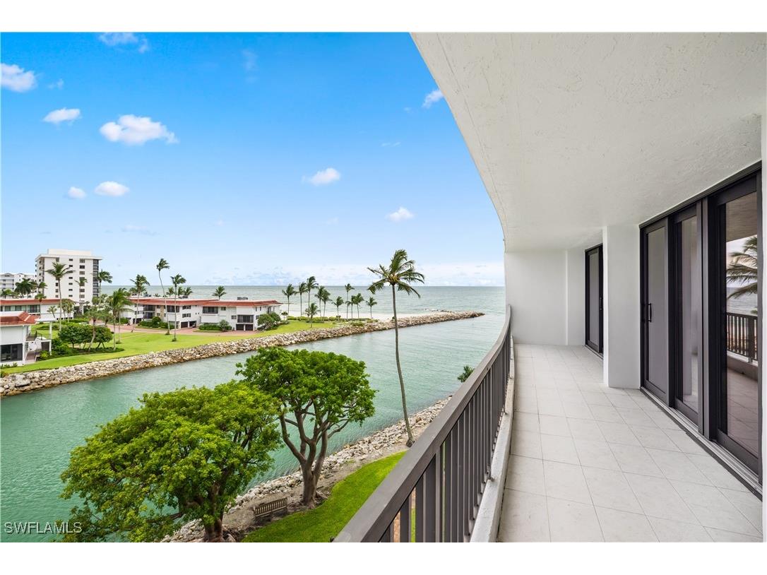 2318 Gulf Shore Boulevard N #510 Naples FL 34103 225063609 image3