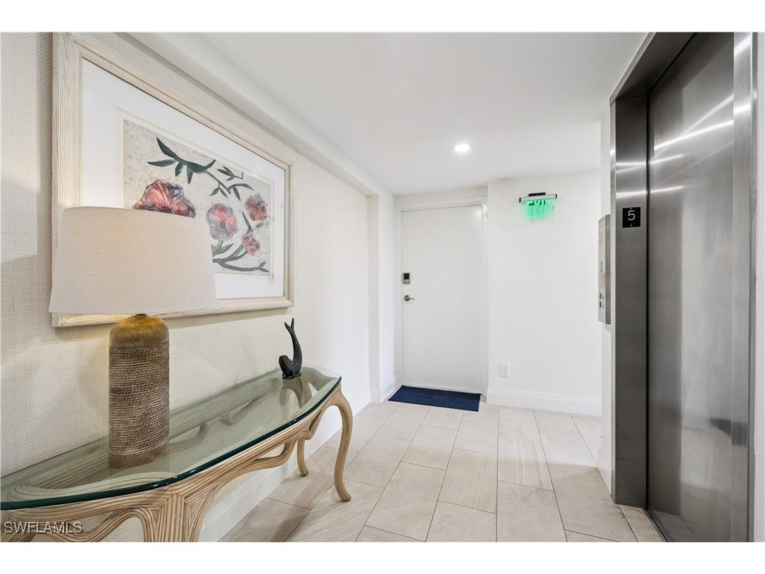 2318 Gulf Shore Boulevard N #510 Naples FL 34103 225063609 image35