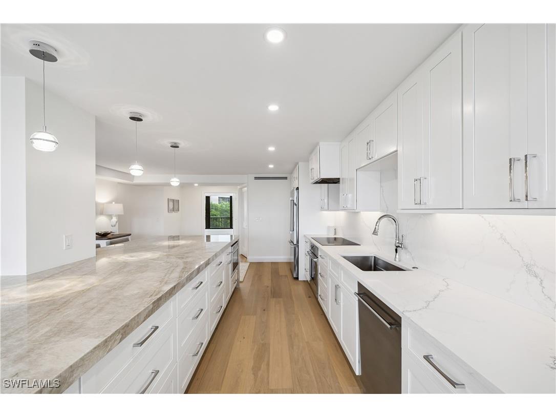 2318 Gulf Shore Boulevard N #510 Naples FL 34103 225063609 image8