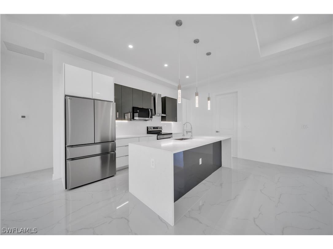 2318 NW 30th Terrace Cape Coral FL 33993 226002265 image5