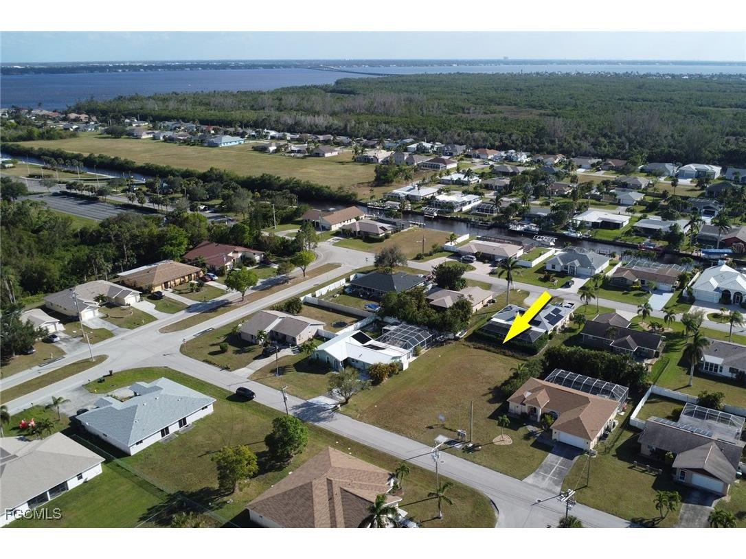 2318 SE 15th Street Cape Coral FL 33990 2025014943 image2