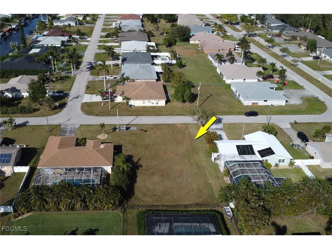 2318 SE 15th Street Cape Coral FL 33990 2025014943 image3