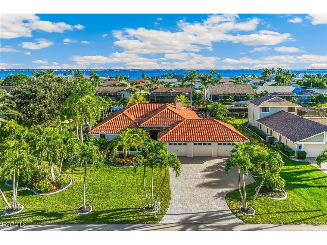 2318 SE 27th Street Cape Coral FL 33904 2025021666 image1