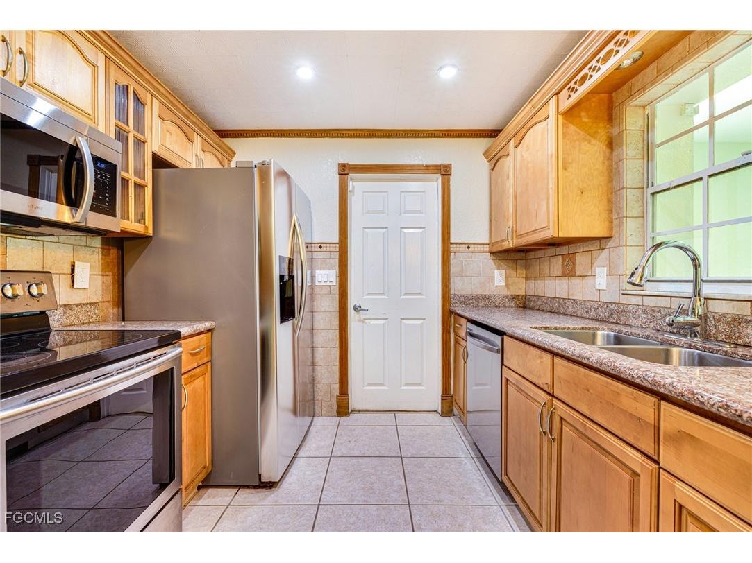 2319 Barcelona Avenue Fort Myers FL 33905 2025023858 image15