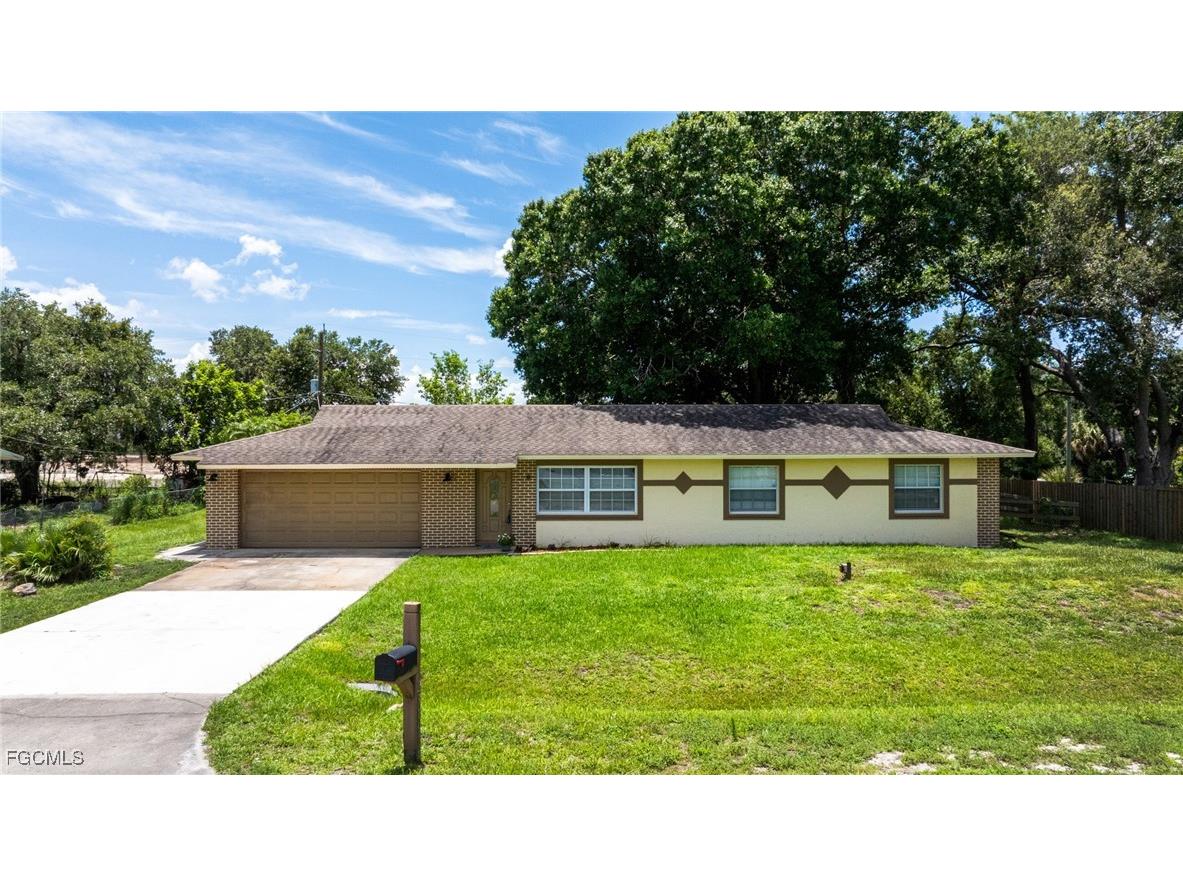 2319 Barcelona Avenue Fort Myers FL 33905 2025023858 image32