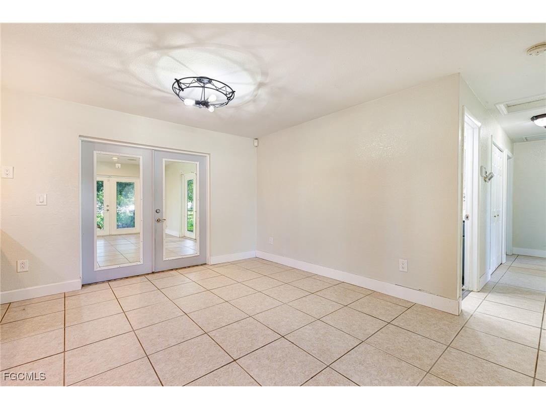 2319 Barcelona Avenue Fort Myers FL 33905 2025023858 image9