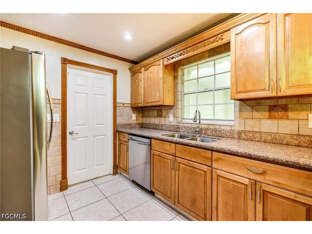 2319 Barcelona Avenue Fort Myers FL 33905 2026023258 image11