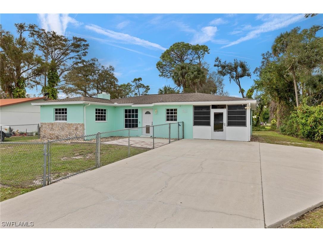 2319 Parkview Drive Fort Myers FL 33905 224001221 image1
