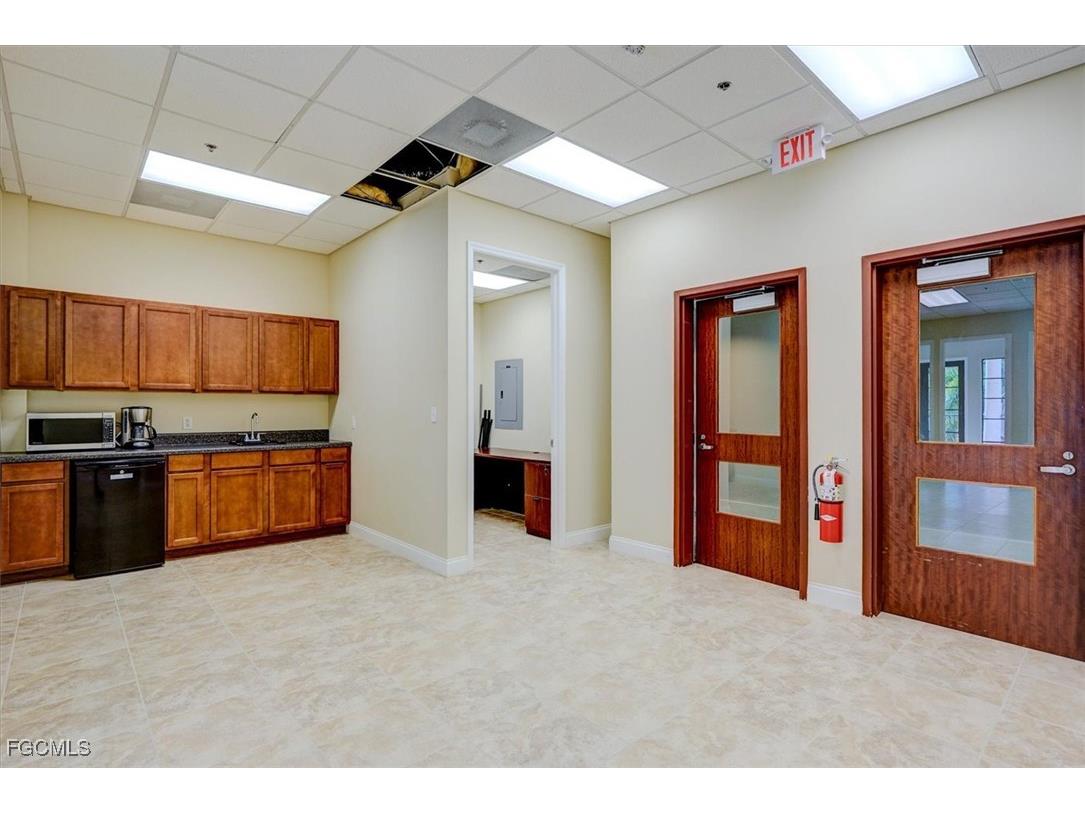 23190 Fashion Drive #P211 & P212 Estero FL 33928 2025025272 image24