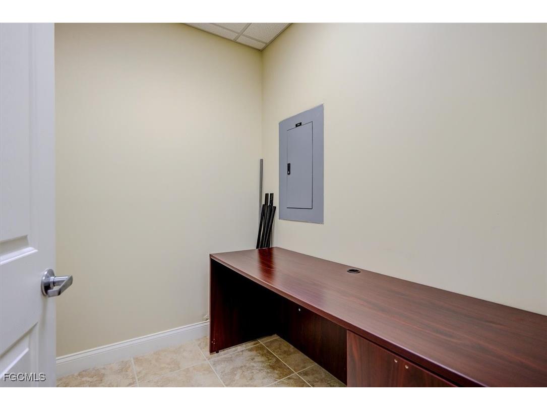 23190 Fashion Drive #P211 & P212 Estero FL 33928 2025025272 image39