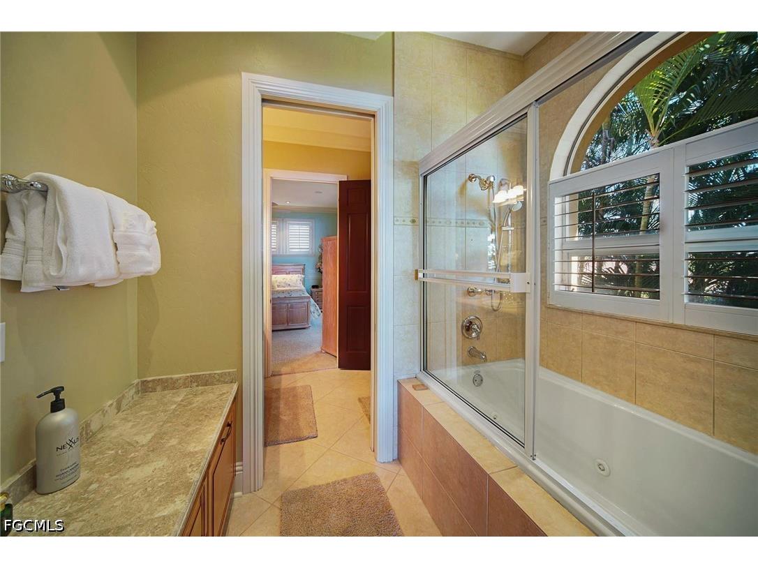 232 Bayshore Drive Cape Coral FL 33904 2026026841 image18