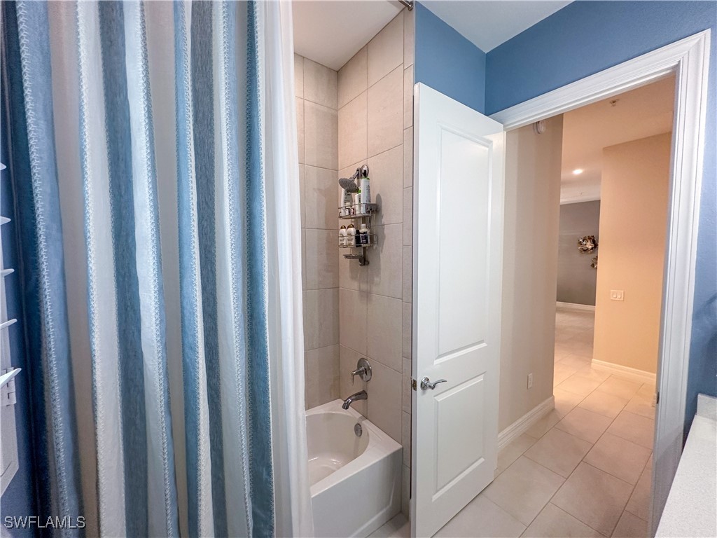 232 Indies Drive E #201 Naples FL 34114 225068059 image32