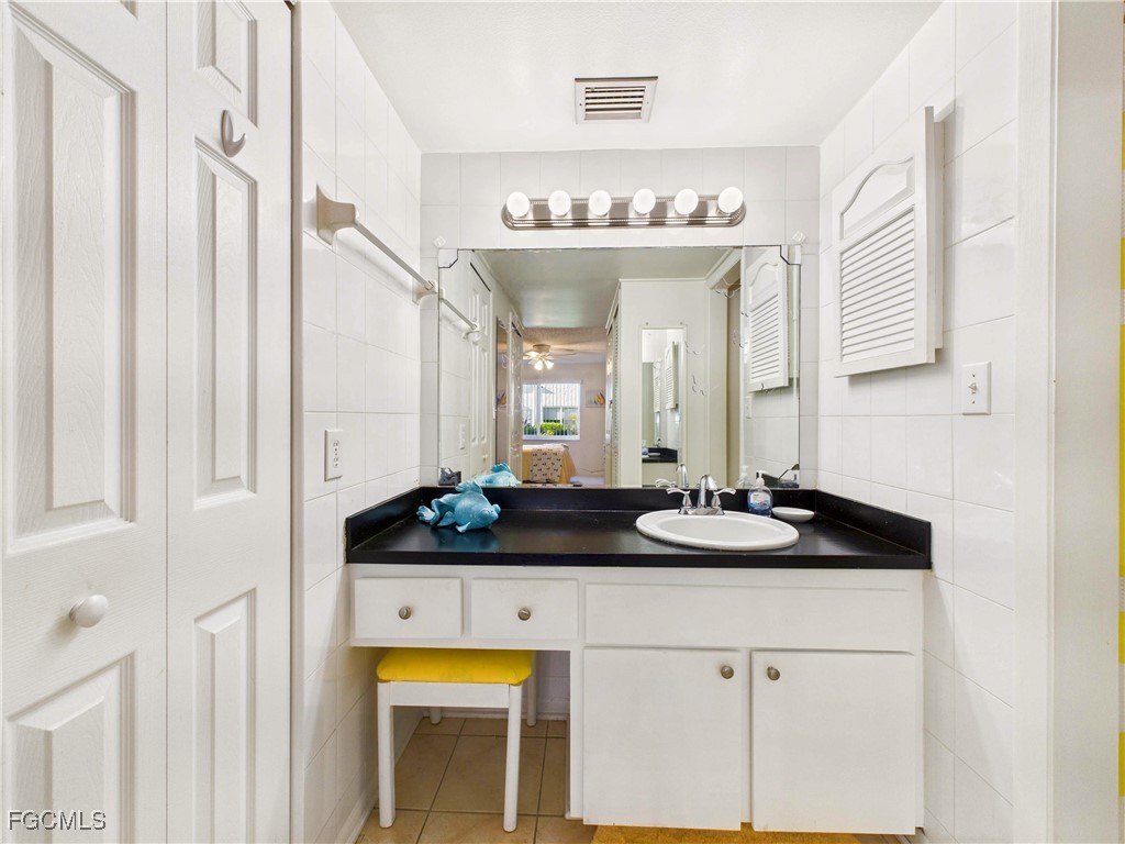 232 Palm Drive #47-5 Naples FL 34112 2026006541 image16