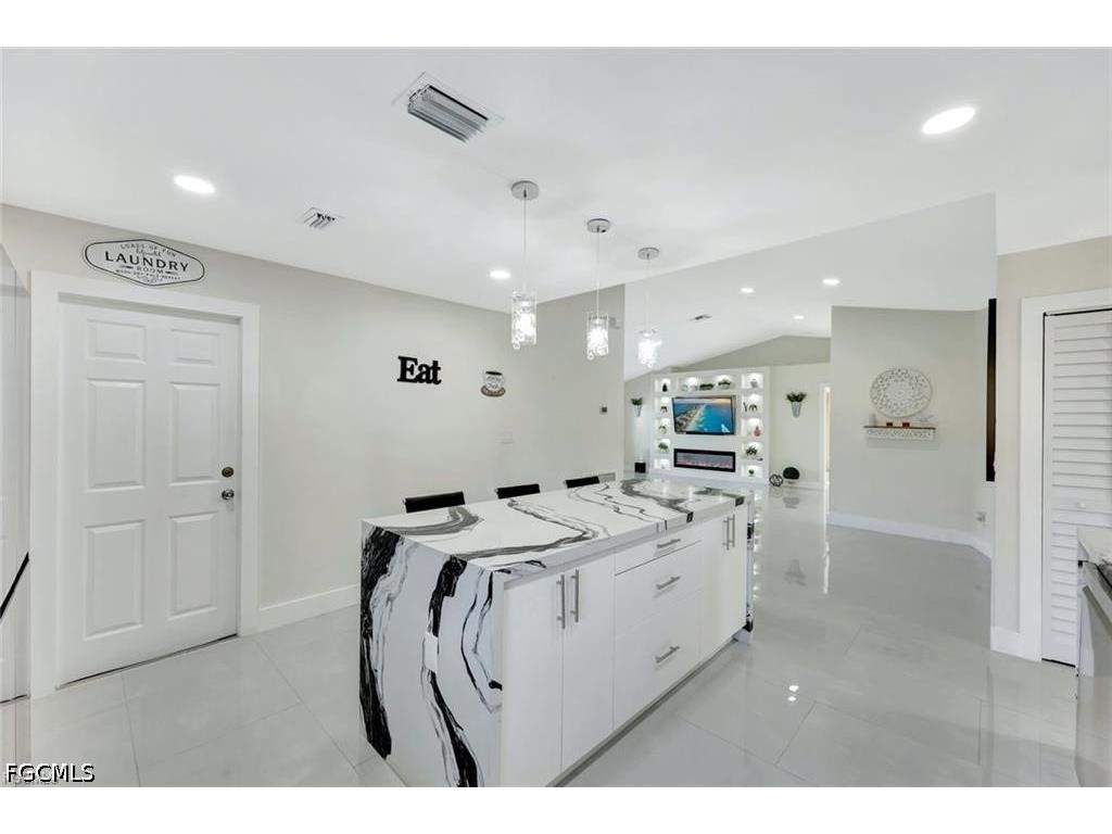 2320 SW 21st Street Cape Coral FL 33991 2026020272 image11