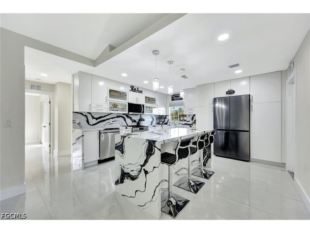 2320 SW 21st Street Cape Coral FL 33991 2026020272 image7