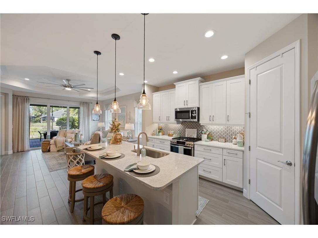 2322 Marquesa Circle Naples FL 34112 225077159 image1