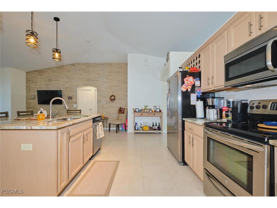 2322 SW 17th Street Cape Coral FL 33991 2025009563 image7