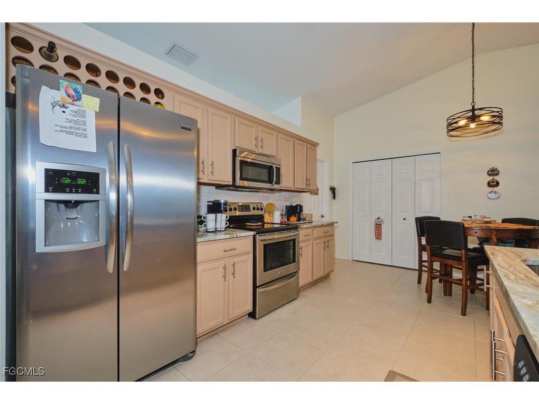 2322 SW 17th Street Cape Coral FL 33991 2025009563 image8