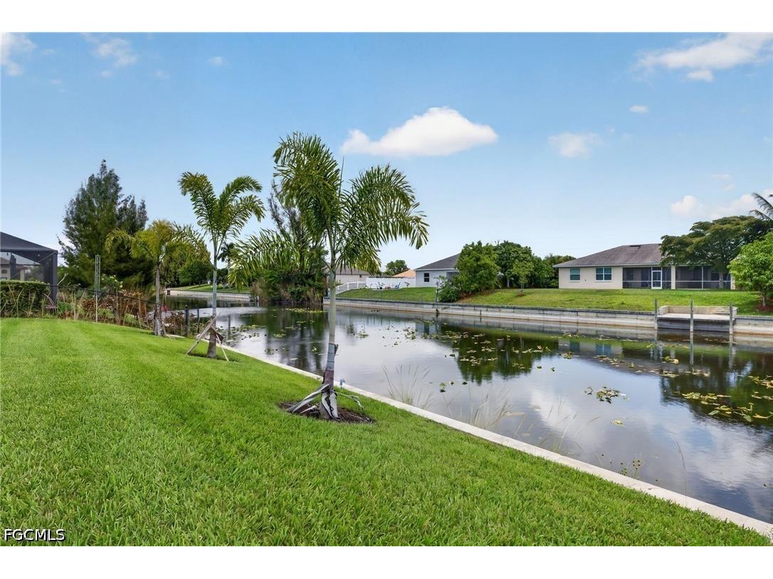 2323 SW 5th Place Cape Coral FL 33991 2026019936 image1