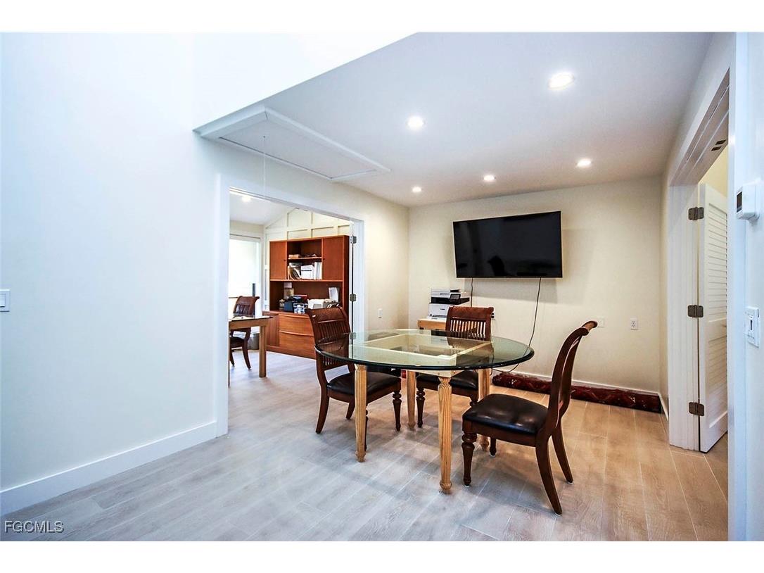 2323 Wooster Lane #1 Sanibel FL 33957 2026001768 image2