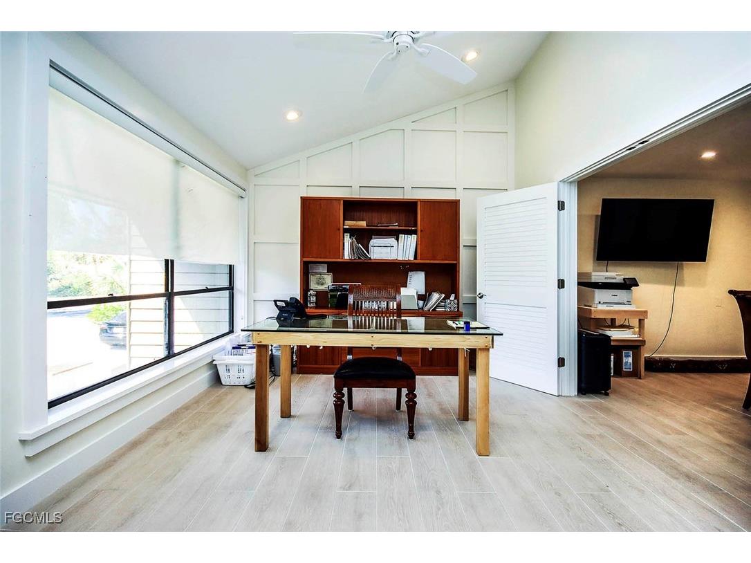 2323 Wooster Lane #1 Sanibel FL 33957 2026001768 image3