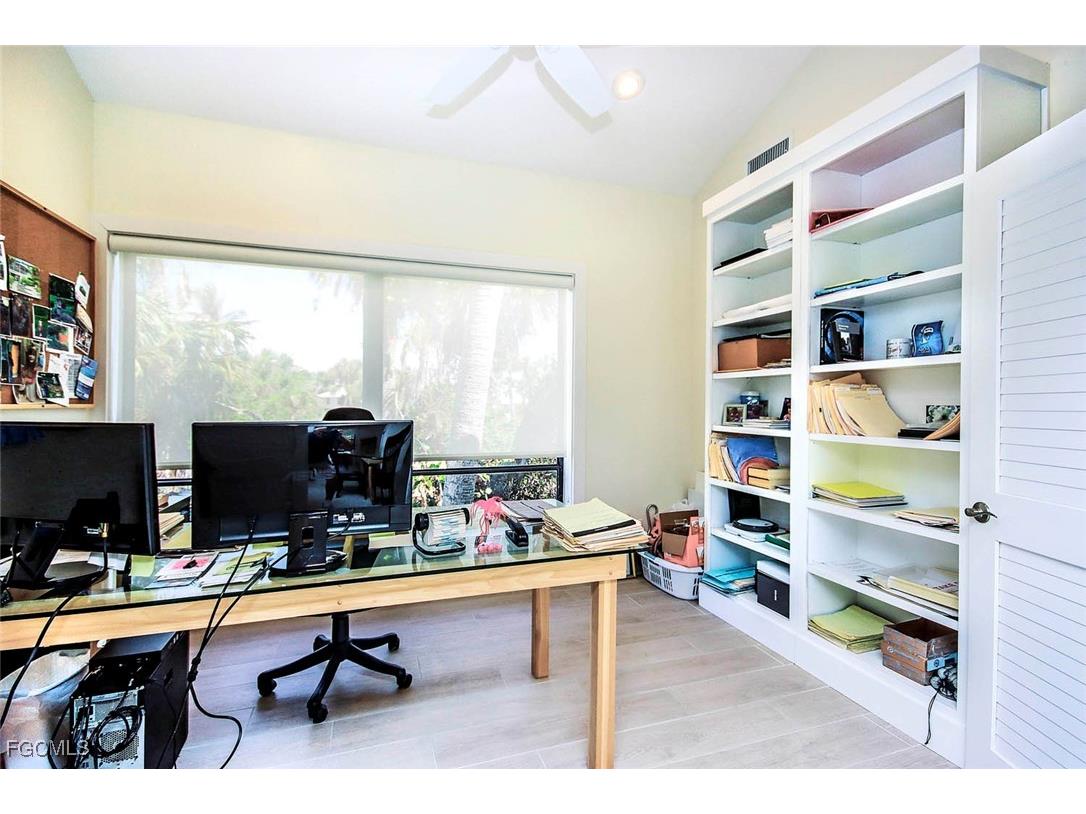 2323 Wooster Lane #1 Sanibel FL 33957 2026001768 image5