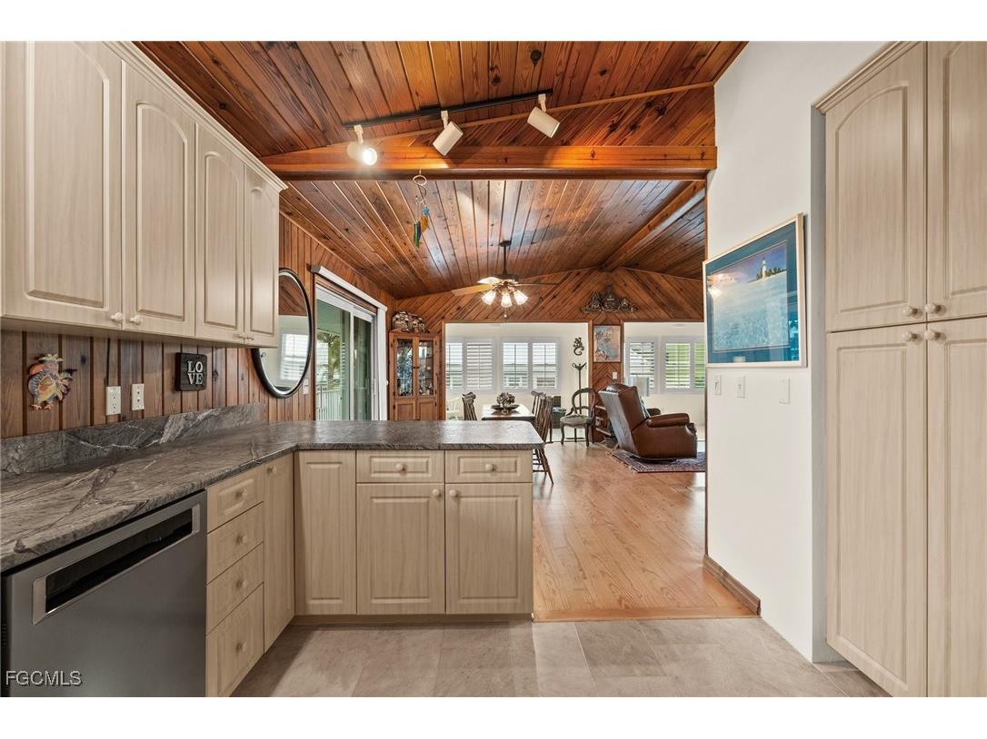 2324 Cherimoya Lane Saint James City FL 33956 2025008564 image31