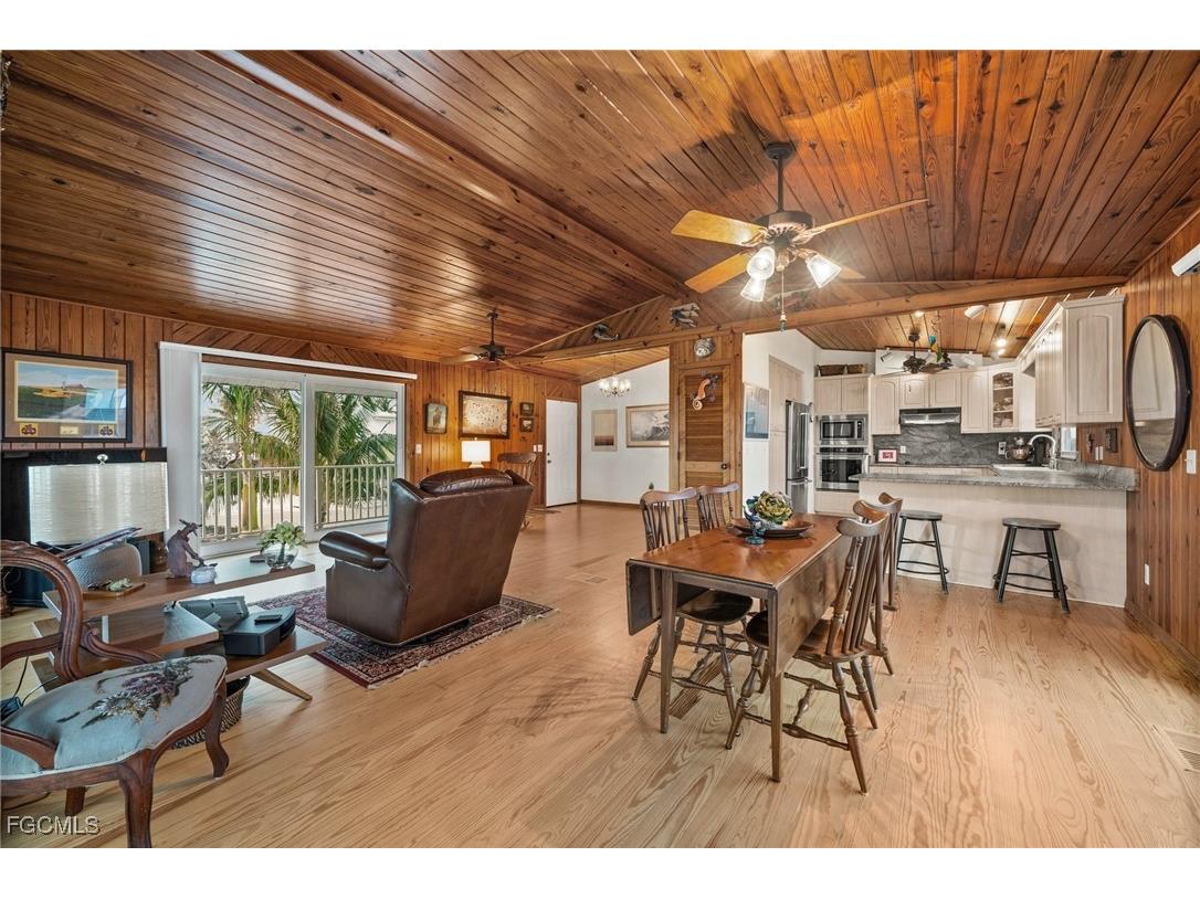 2324 Cherimoya Lane Saint James City FL 33956 2025008564 image4