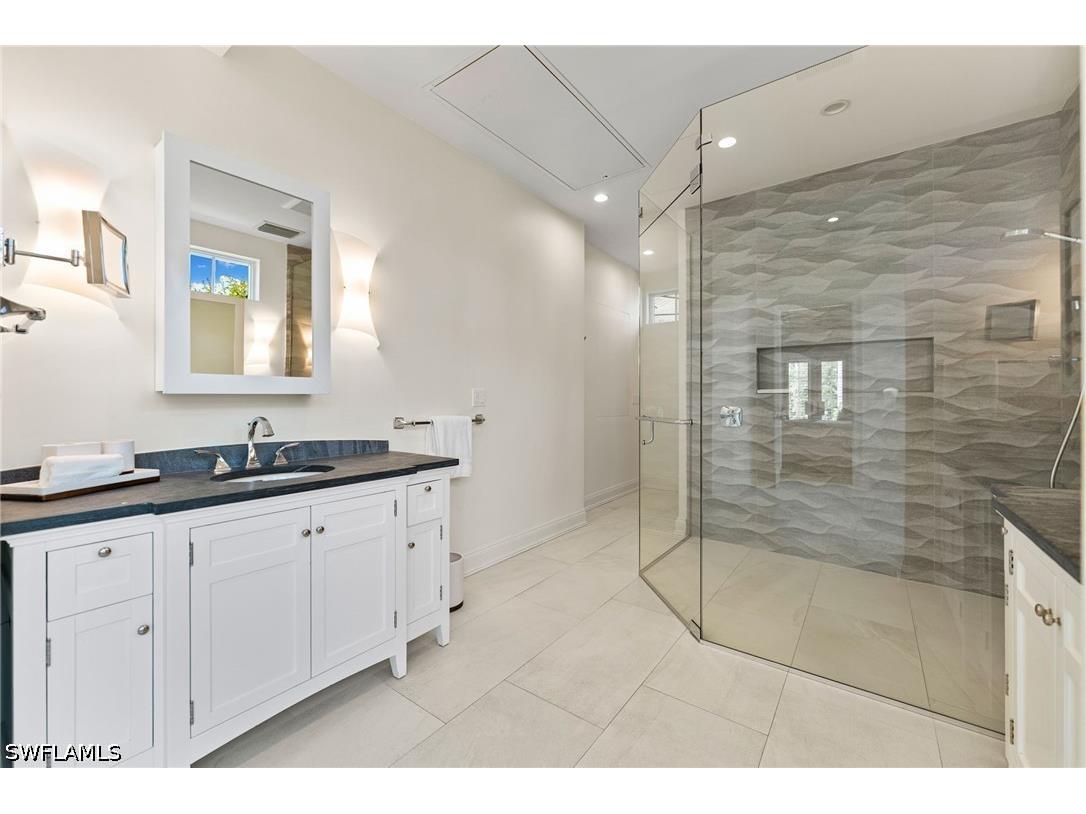 2325 Lantern Lane Naples FL 34102 226012952 image23