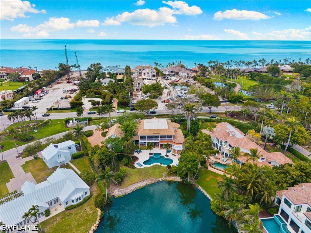 2325 Lantern Lane Naples FL 34102 226015168 image1