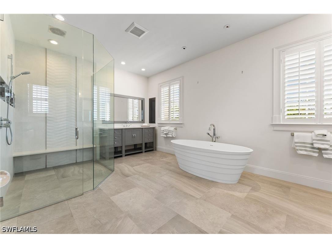 2325 Lantern Lane Naples FL 34102 226015168 image34