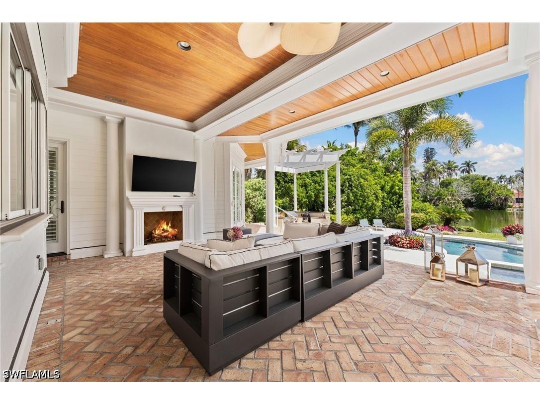 2325 Lantern Lane Naples FL 34102 226015168 image42