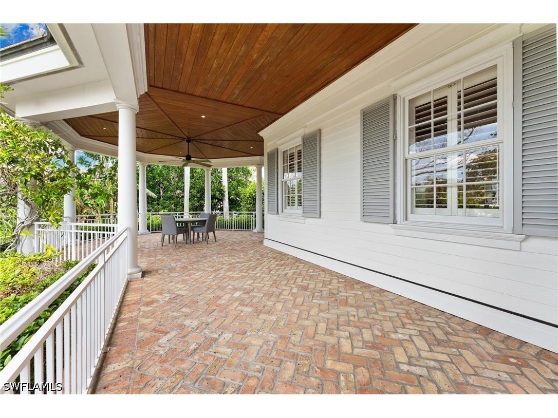 2325 Lantern Lane Naples FL 34102 226015168 image9