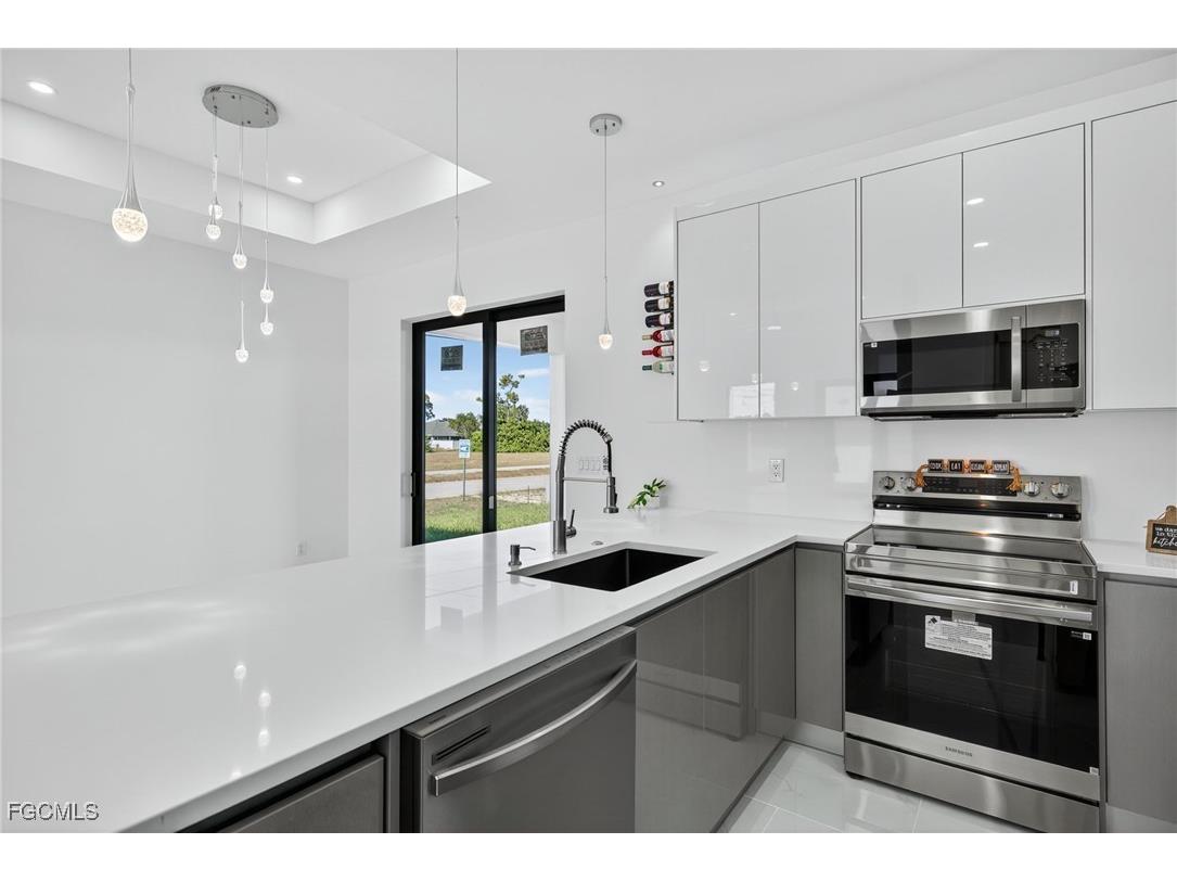 2325 NW 25th Lane Cape Coral FL 33993 2025021536 image11