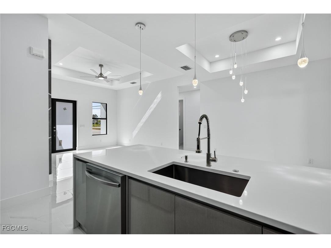 2325 NW 25th Lane Cape Coral FL 33993 2025021536 image12