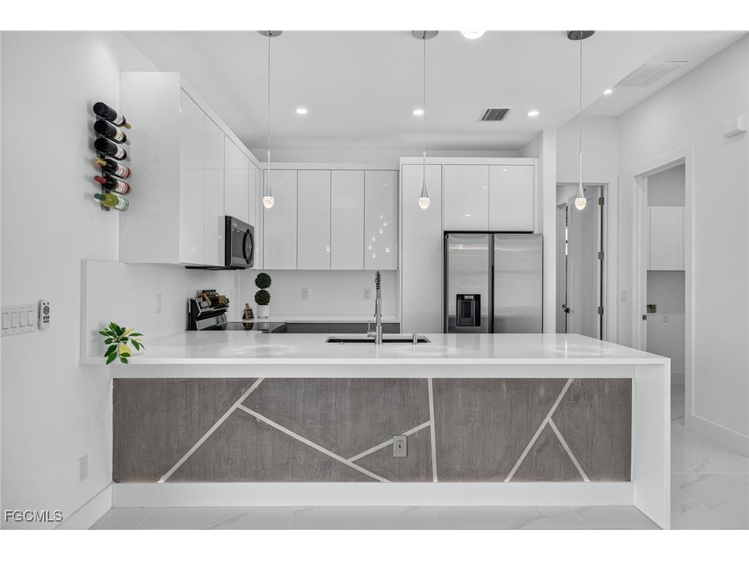 2325 NW 25th Lane Cape Coral FL 33993 2025021536 image9