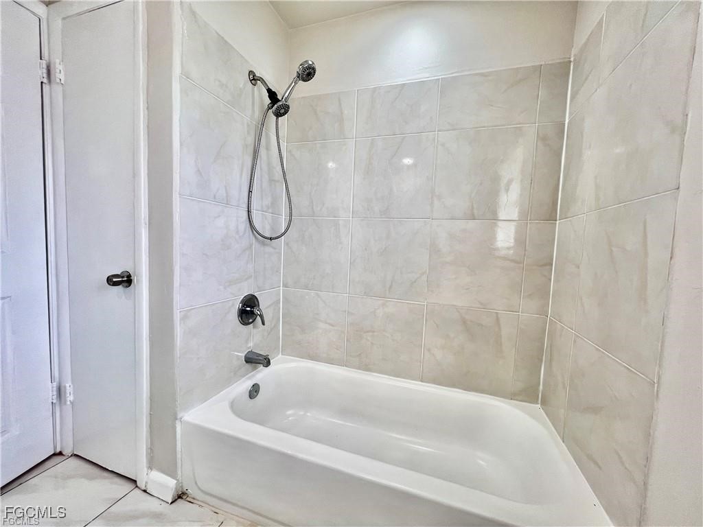 2326 SE 8th Avenue Cape Coral FL 33990 2025024947 image10