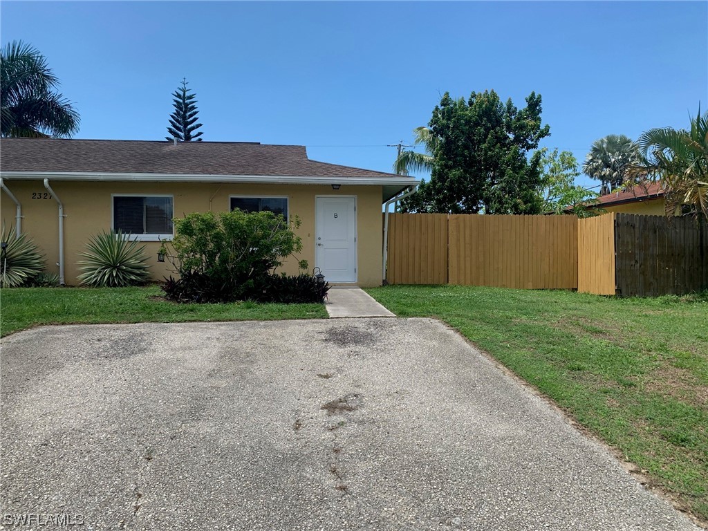 2327 Hunter Boulevard #B Naples FL 34116 223062940 image1