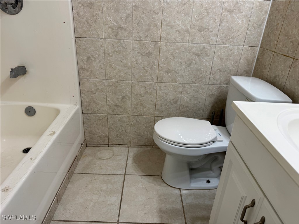 2328 Country Club Boulevard Cape Coral FL 33990 225058936 image15