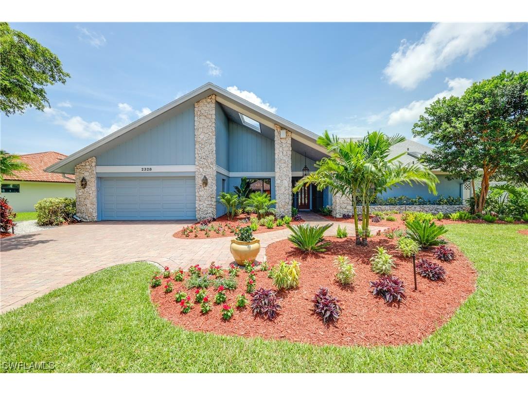 2328 Pine Woods Circle Naples FL 34105 223045150 image1