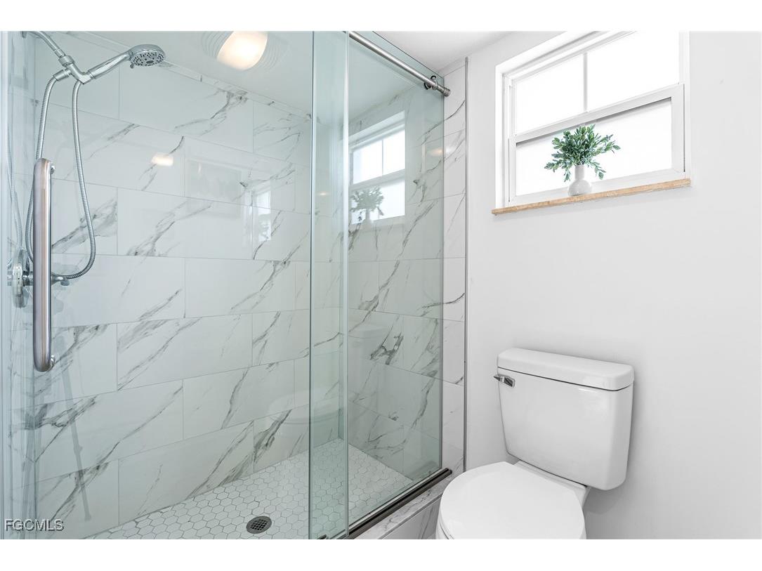 2328 SE 27th Street Cape Coral FL 33904 2025010047 image5