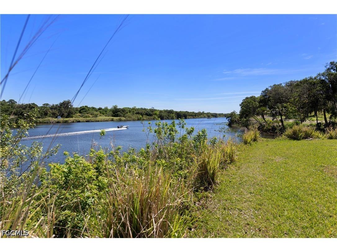 233 De Soto Avenue Labelle FL 33935 2026028994 image11