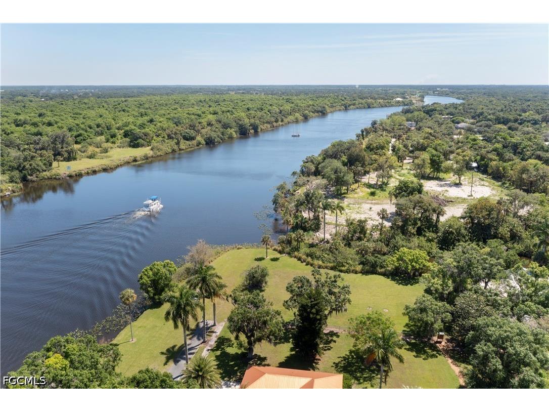 233 De Soto Avenue Labelle FL 33935 2026028994 image23